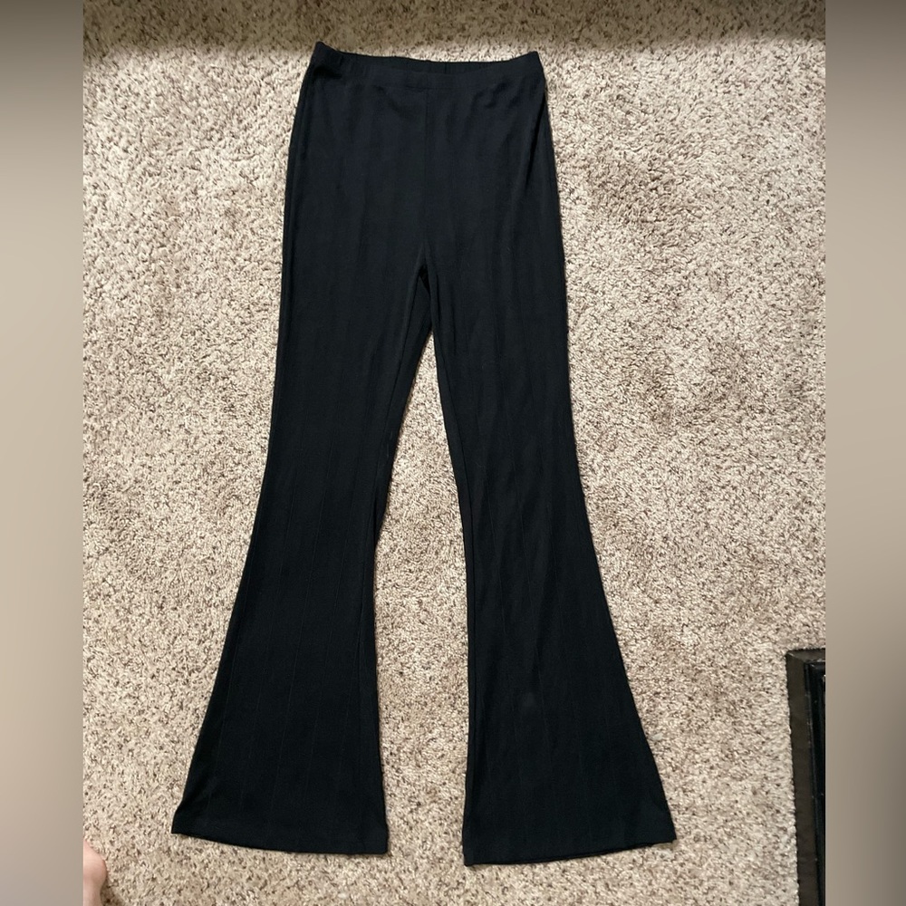 black lines flared leggings